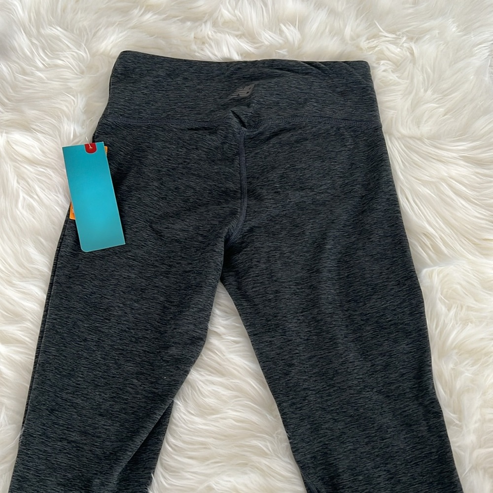 NWT New Balance Dry Fit Capri Leggings - Picture 4 of 6